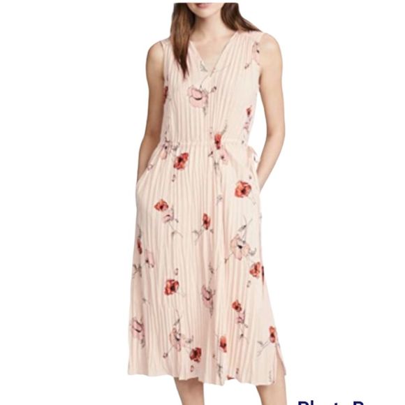 Vince Women’s Tossed Poppy V Neck Pleated Dress Size Medium M - Picture 1 of 10
